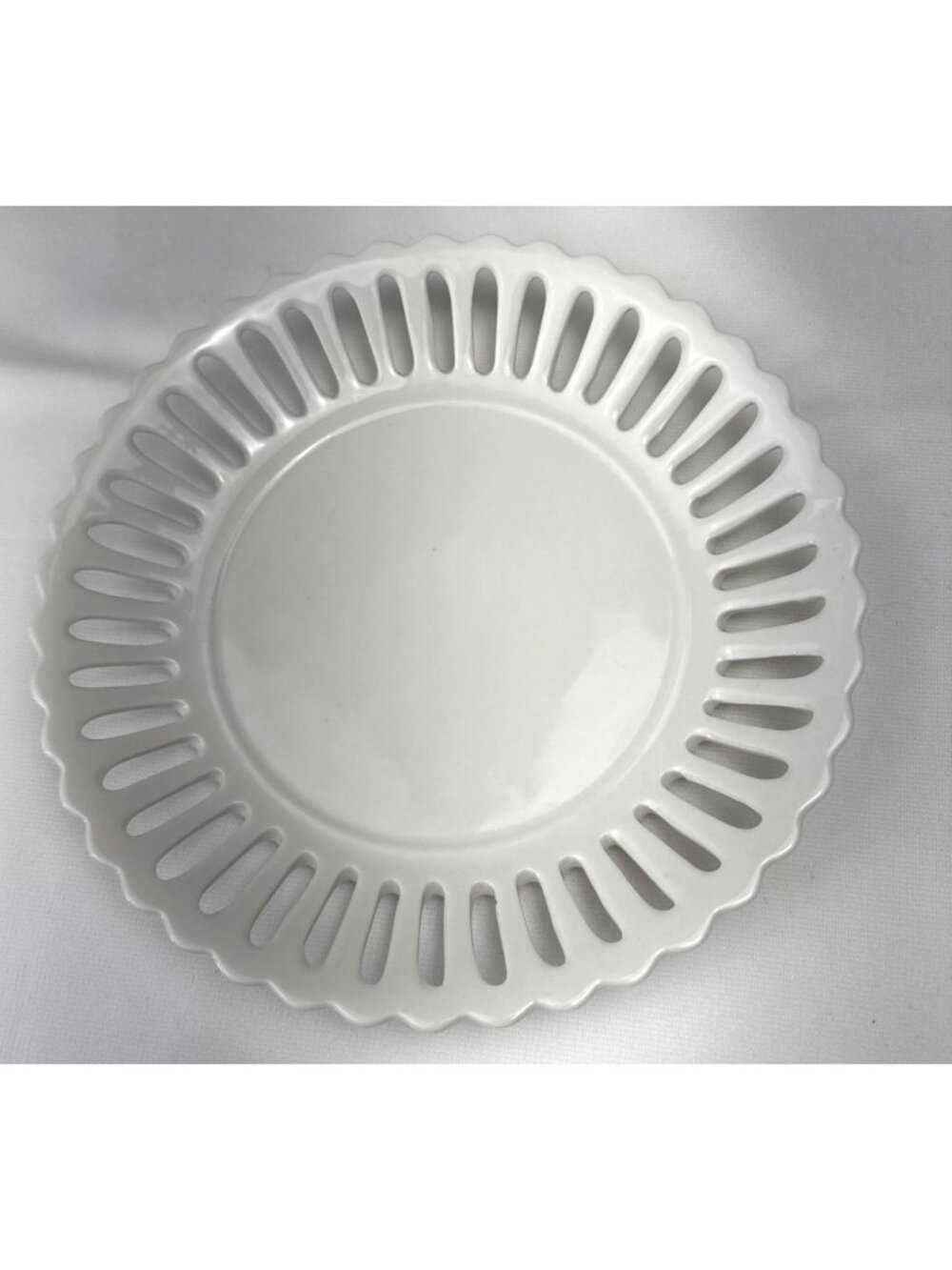 Lauren Ralph Lauren Pavillion 8" Decorative White Pierced Rim Plate China